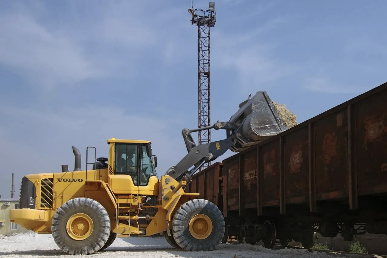 Кар'єр тугоплавкої глини - видобуток